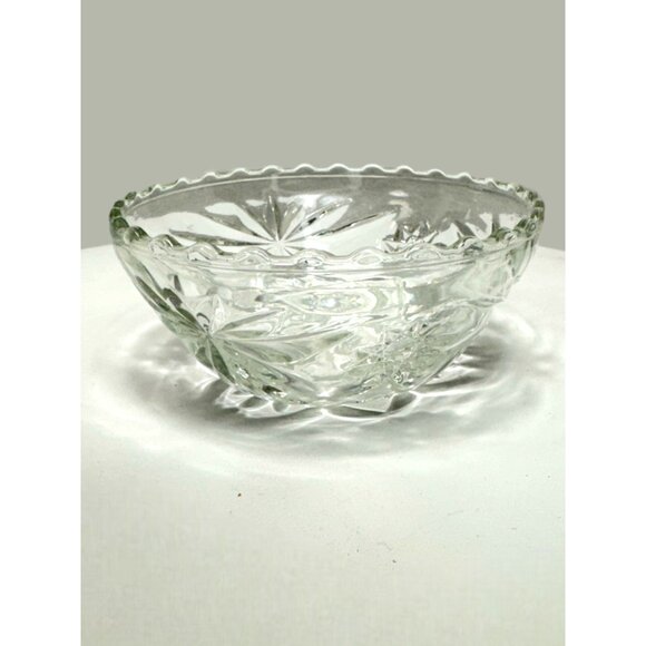 Vintage ANCHOR HOCKING Star Of David PRESCUT EAPC Glass SMALL Clear Serving Bowl - Picture 2 of 6